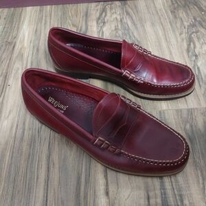 G.H.Bass & Co. Men's Red Cherry Leather Loafers Size 9D Round Toes Slip On Shoes